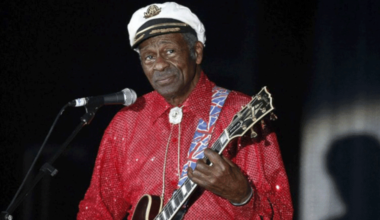 chuck berry con la sua chitarra nera