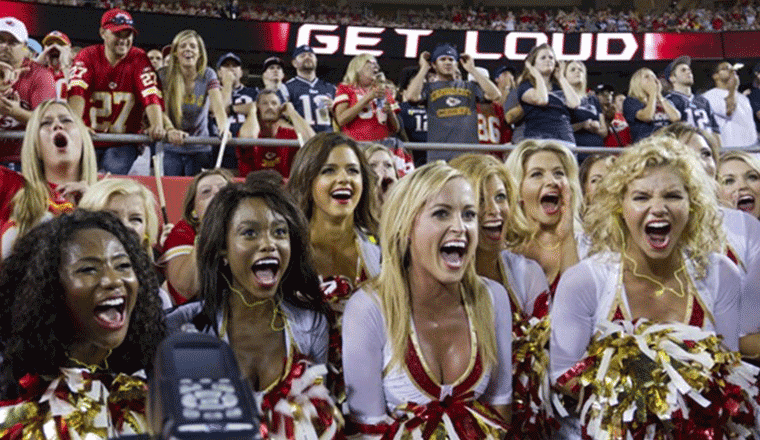 l'urlo della tifoseria femminile dei kc chiefs